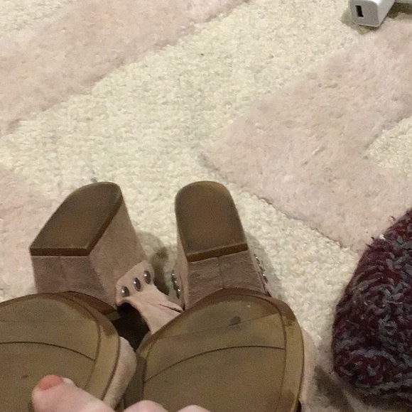 Price drop Franco Sarto blush pink suede wedge - Picture 8 of 8